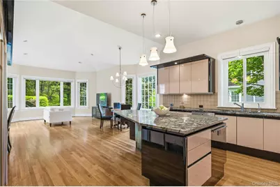 41 Evergreen Circle, Manhasset, NY 11030 - Photo 15
