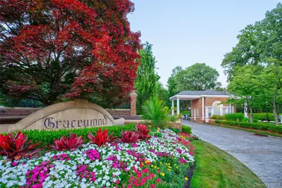 41 Evergreen Circle, Manhasset, NY 11030 - Photo 35