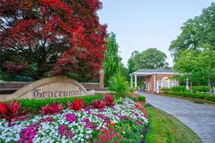 41 Evergreen Cir, Manhasset, NY 11030 - Photo 35