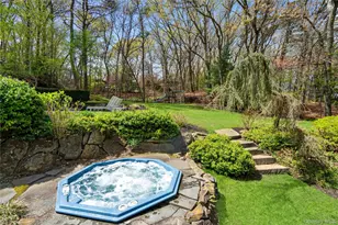 6 Beaumont Dr, Melville, NY 11747 - Photo 25