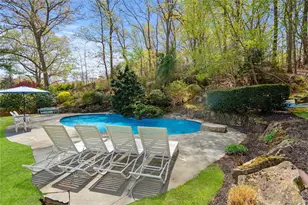 6 Beaumont Dr, Melville, NY 11747 - Photo 27