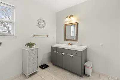 15 Adams Street E, East Islip, NY 11730 - Photo 15