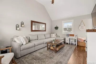 15 Adams Street E, East Islip, NY 11730 - Photo 9