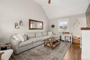 15 Adams St E, East Islip, NY 11730 - Photo 9