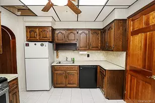 77-46 79th Pl, Glendale, NY 11385 - Photo 15