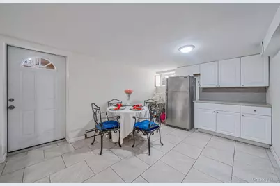34 E Beech Street, Central Islip, NY 11722 - Photo 27
