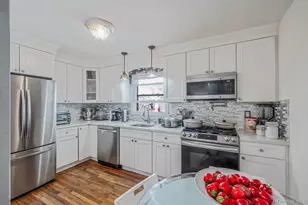 34 E Beech St, Central Islip, NY 11722 - Photo 9