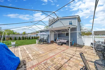 34 E Beech Street, Central Islip, NY 11722 - Photo 33