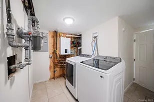 34 E Beech St, Central Islip, NY 11722 - Photo 31