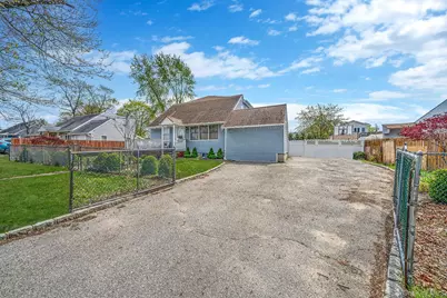 34 E Beech Street, Central Islip, NY 11722 - Photo 3