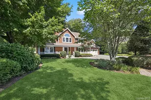11 Cobblestone Ct, Centerport, NY 11721 - Photo 5