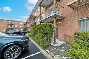 77 S Park Ave, Rockville Centre, NY 11570 - Photo 5