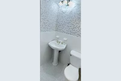 77 S Park Avenue #A4, Rockville Centre, NY 11570 - Photo 19