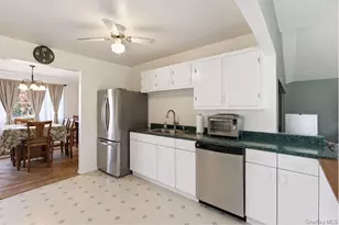 1433 Manatuck Blvd, Bay Shore, NY 11706 - Photo 7
