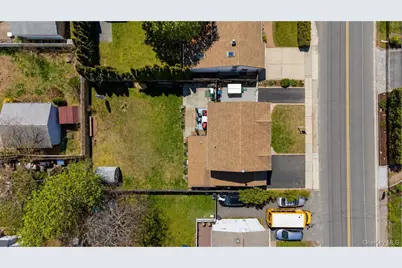 1433 Manatuck Boulevard, Bay Shore, NY 11706 - Photo 31