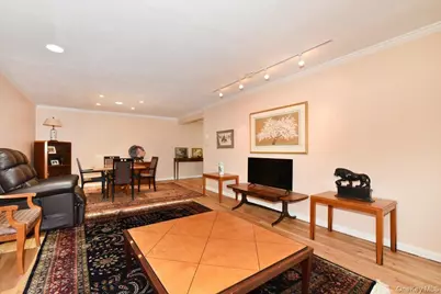 180 S Middle Neck Road #3-K, Great Neck, NY 11021 - Photo 9