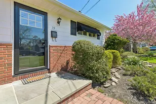 39 Shebar Dr, Islip, NY 11751 - Photo 5