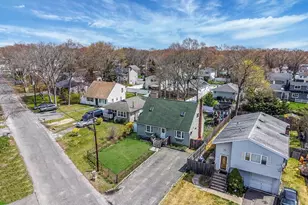 15 Maplewood Dr, Shirley, NY 11967 - Photo 7
