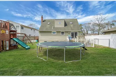 15 Maplewood Drive, Shirley, NY 11967 - Photo 5
