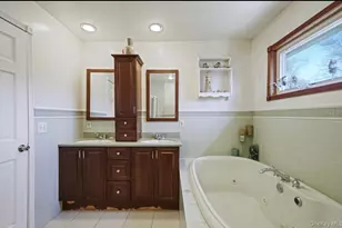 15 Maplewood Dr, Shirley, NY 11967 - Photo 21