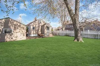 111 S 4th Street, Lindenhurst, NY 11757 - Photo 15