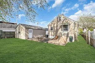 111 S 4th St, Lindenhurst, NY 11757 - Photo 17