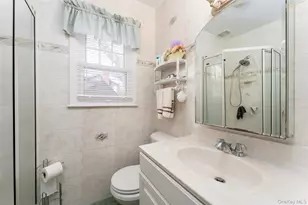 4 Hampton Harbor Ln, Hampton Bays, NY 11946 - Photo 25