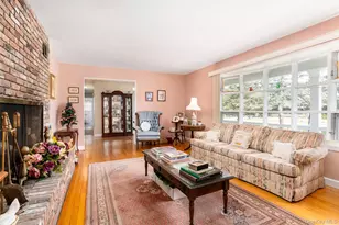 4 Hampton Harbor Ln, Hampton Bays, NY 11946 - Photo 13