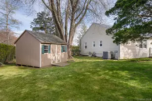 4 Hampton Harbor Ln, Hampton Bays, NY 11946 - Photo 33