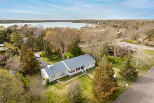 4 Hampton Harbor Ln, Hampton Bays, NY 11946 - Photo 5