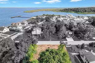 7 Edgewater Dr, Mastic Beach, NY 11951 - Photo 5