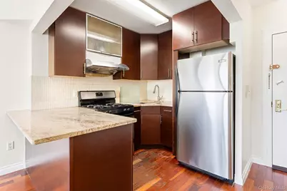 7119 162nd Street #2I, Fresh Meadows, NY 11365 - Photo 3