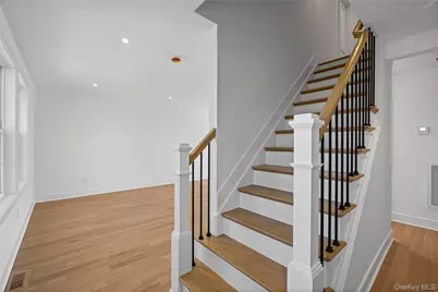 206 Devonshire Drive, New Hyde Park, NY 11040 - Photo 5