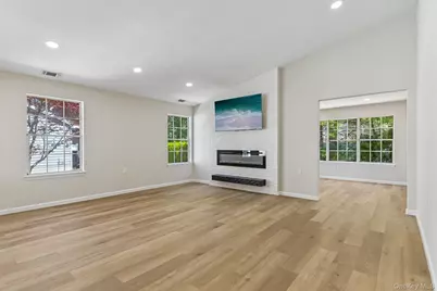 289 Glen Drive, Ridge, NY 11961 - Photo 5