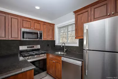 5-1A Dark Hollow Road #5-1A, Port Jefferson, NY 11777 - Photo 3