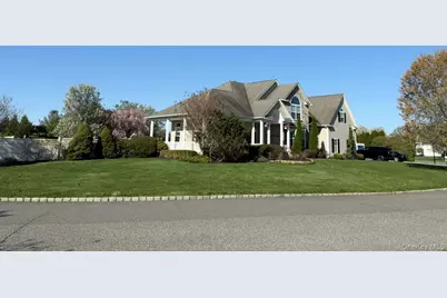 39 Sherwood Drive, Shoreham, NY 11786 - Photo 3