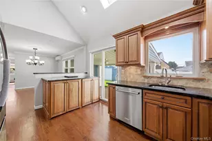 120 Franklin Pl, Massapequa, NY 11758 - Photo 13