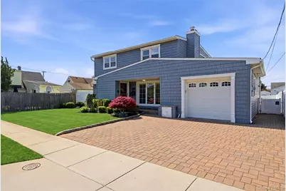 120 Franklin Place, Massapequa, NY 11758 - Photo 3