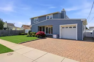 120 Franklin Pl, Massapequa, NY 11758 - Photo 3