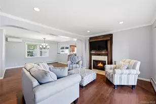 120 Franklin Pl, Massapequa, NY 11758 - Photo 5