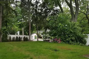 257 Schenck Ave, Great Neck, NY 11021 - Photo 3