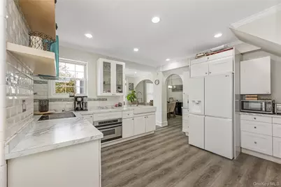 76 Washington Avenue, Brentwood, NY 11717 - Photo 7