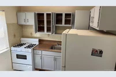 7442 260th Street #30G22, Glen Oaks, NY 11004 - Photo 11