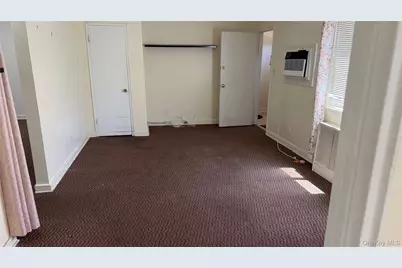 7442 260th Street #30G22, Glen Oaks, NY 11004 - Photo 3