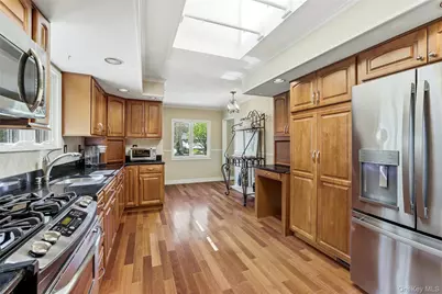 35 Mayer Drive, Suffern, NY 10901 - Photo 9