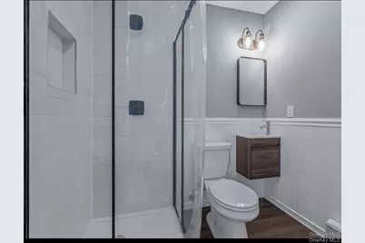 6 E Barclay Street, Hicksville, NY 11801 - Photo 5