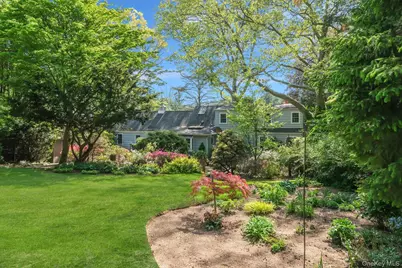 194 Huntington Bay Road, Huntington, NY 11743 - Photo 11
