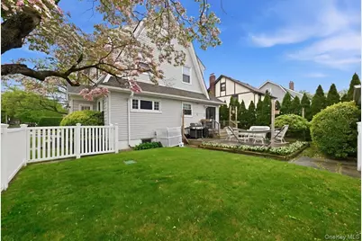 66 Primrose Avenue, Floral Park, NY 11001 - Photo 25