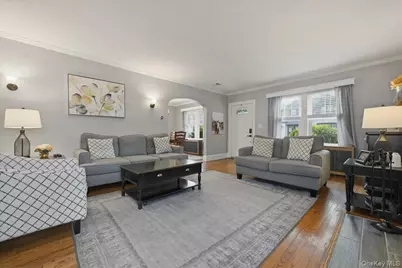 66 Primrose Avenue, Floral Park, NY 11001 - Photo 7