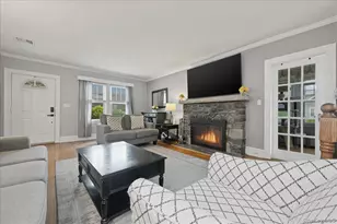 66 Primrose Ave, Floral Park, NY 11001 - Photo 5